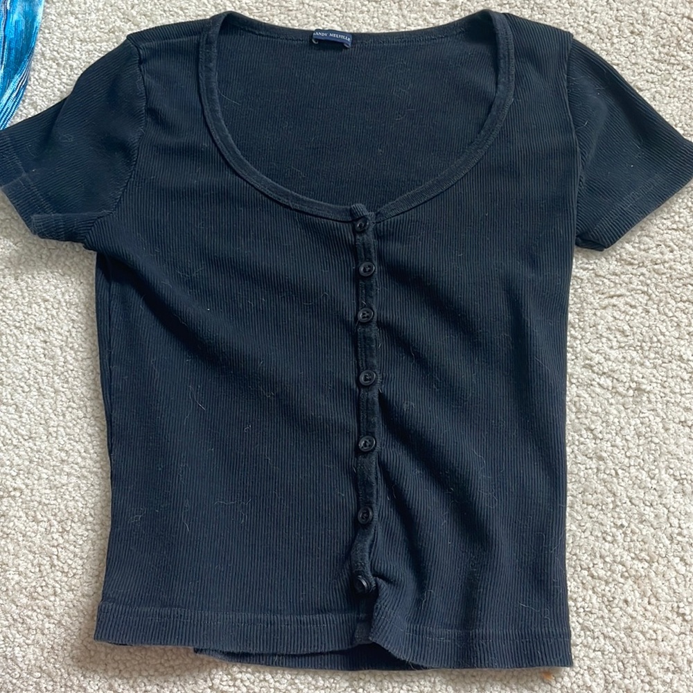 Brandy melville Top. Barely worn. Good condition.
